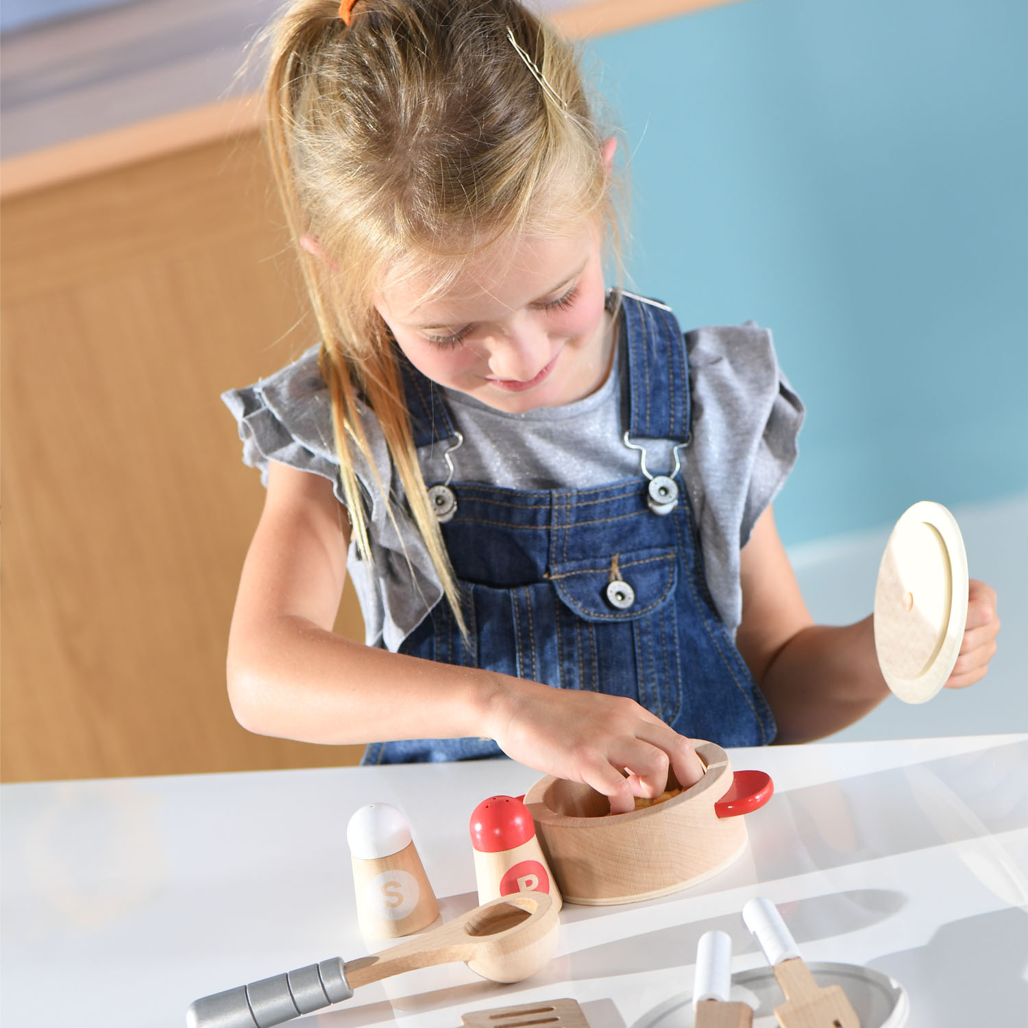 Cuisine tout en un - jouet en bois dinette pour enfant, HAPE  La  Boissellerie Magasin de jouets en bois et jeux pour enfant & adulte