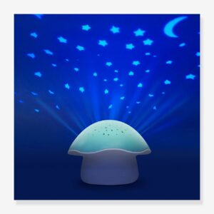 Venez découvrir la veilleuse musicale champignon projecteur d'étoiles de la marque Pabobo. Cette veilleuse  va plaire aussi bien aux petites filles qu'aux petits garçons, elle va produire une lumière douce et créer une véritable voûte céleste, remplie d'étoiles de tailles différentes, sur un mur ou le plafond de la chambre de votre enfant.